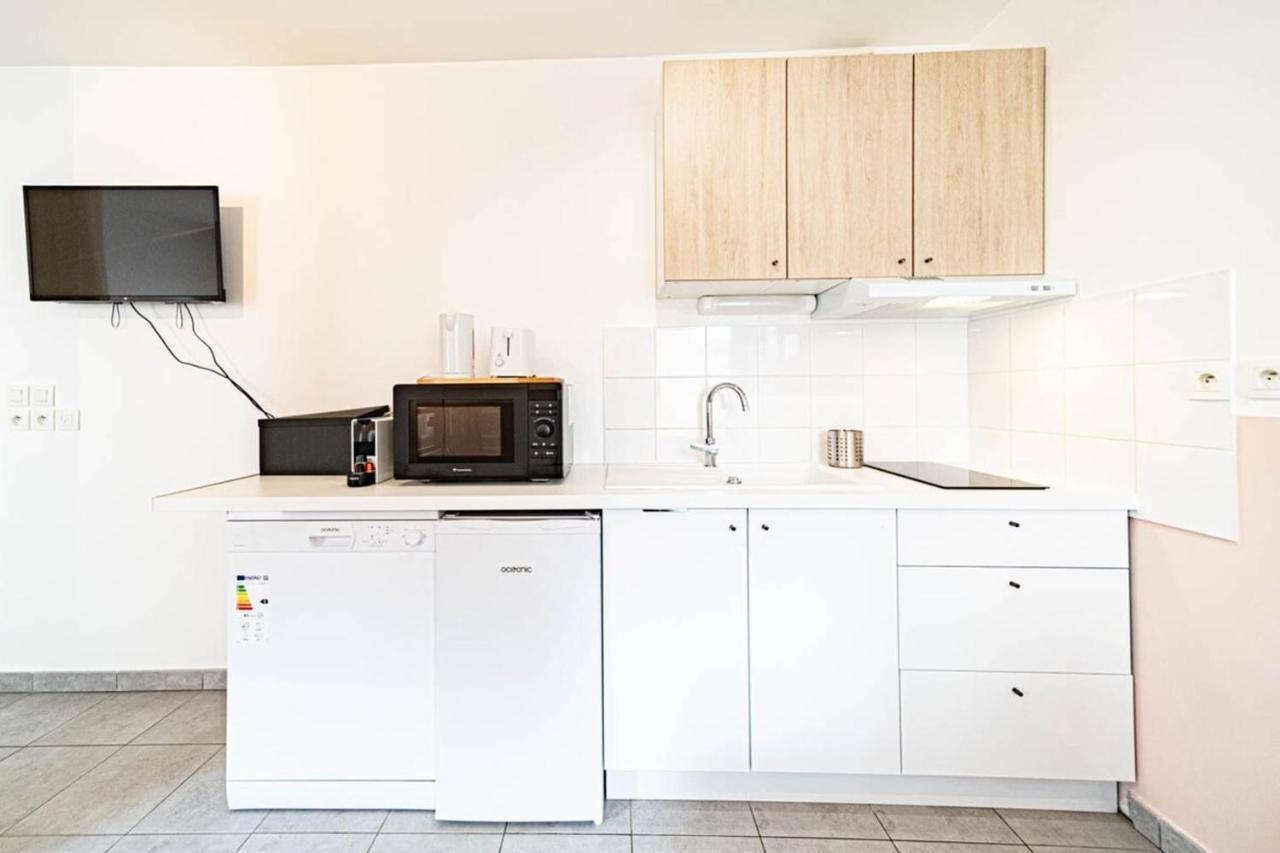Le Petit Montel- Studio Avec Garage-Metro Valmy ลียง ภายนอก รูปภาพ